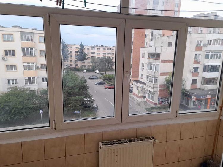 Apartament cu 2 camere decomandat în Trivale