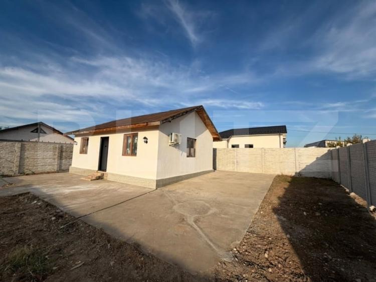 Casă individuală cu 2 camere cu Teren 290 Mp în Malu Mare