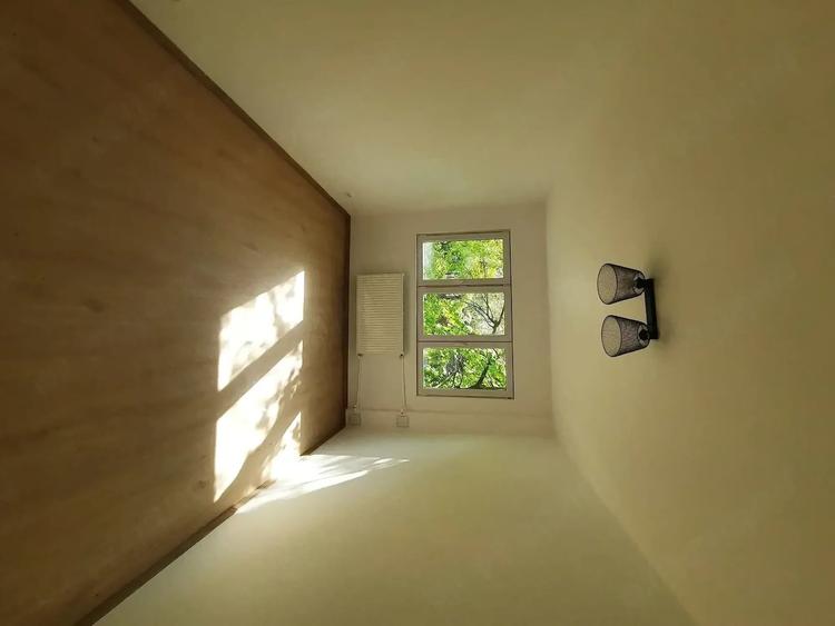 Apartament cu 3 camere semidecomandat în Tineretului