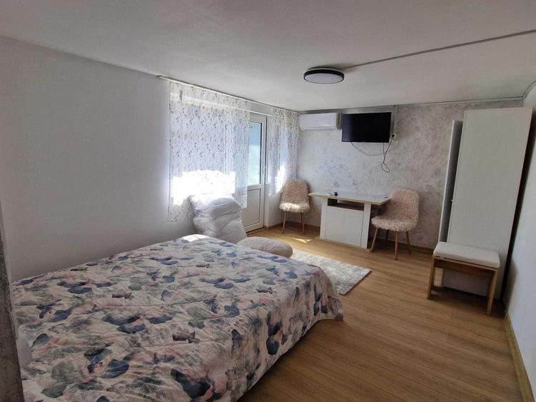 Casă cu 4 camere în Exterior Vest