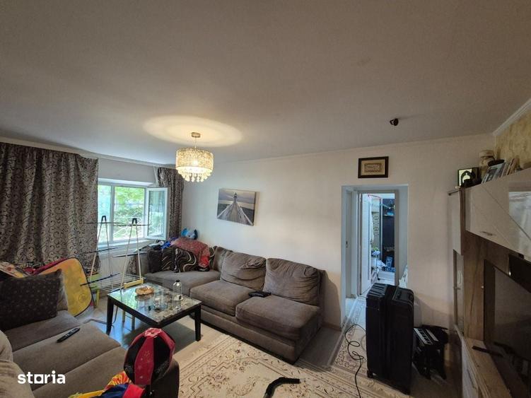 Apartament cu 3 camere semidecomandat în Dacia