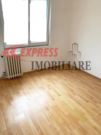 Apartament cu 3 camere decomandat în Dristor