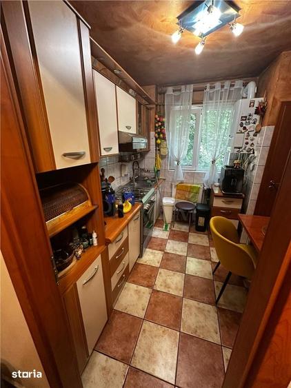 Apartament cu 4 camere decomandat, mobilat în Circumvalațiunii