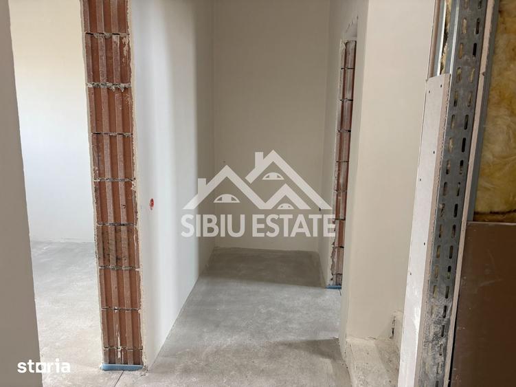 Casă cu 5 camere cu Teren 306 Mp în Central