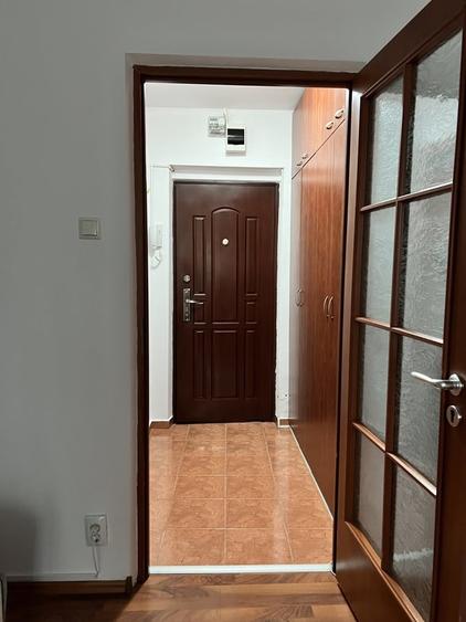 Garsonieră semidecomandată în Brâncoveanu