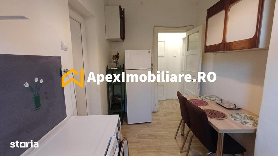Apartament cu 2 camere semidecomandat, mobilat în Victoriei