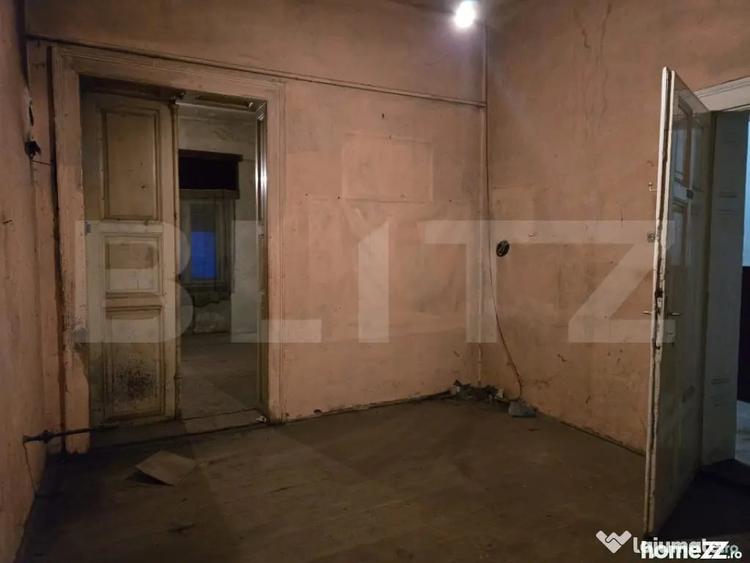 Casă cu 2 camere cu Teren 579 Mp în Semicentral