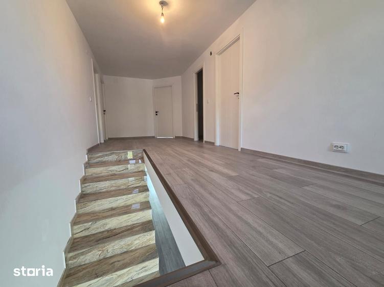 Casă cu 5 camere cu Teren 300 Mp în Babadag