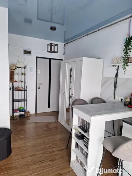 Garsonieră decomandată în Central
