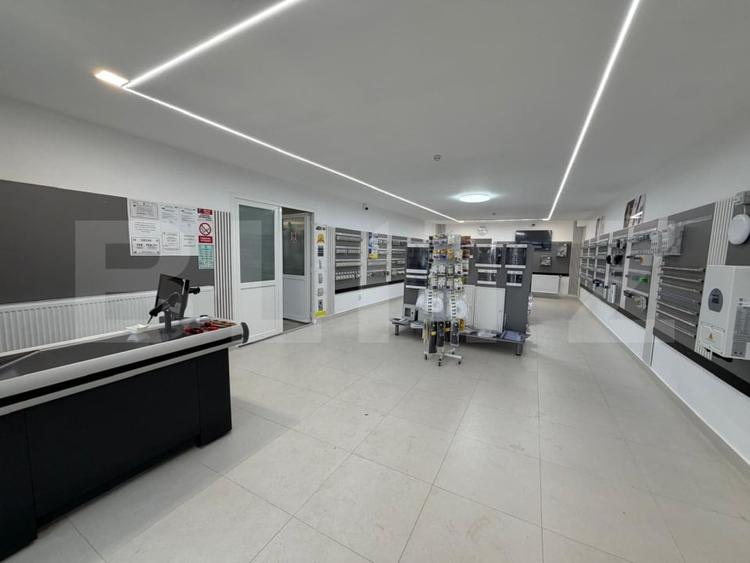 Spațiu comercial, de 267 mp, în Florești