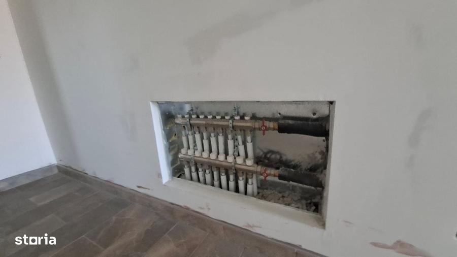 Casă cu 4 camere cu Teren 3960 Mp în Central