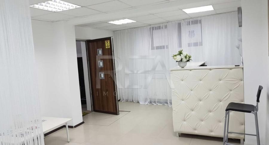 Apartament cu 4 camere decomandat în Cotroceni
