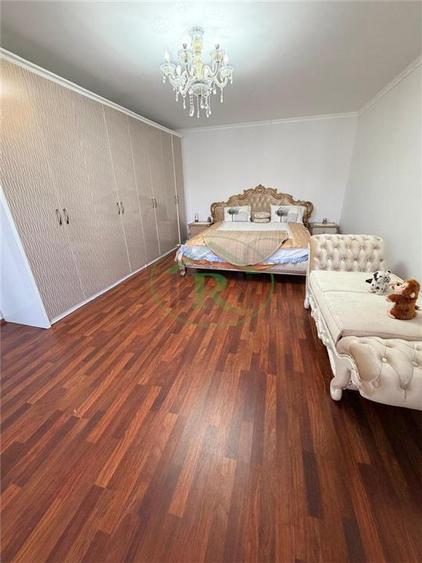 Casă cu 4 camere cu Teren 650 Mp în Pârscov