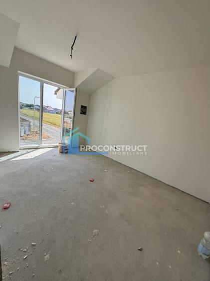 Duplex cu 4 camere cu Canalizare în Moșnița Veche