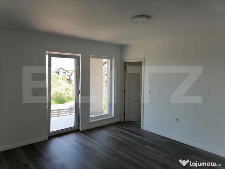 Casă cu 7 camere cu Teren 488 Mp în Valea