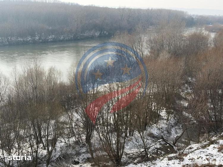 Teren de 2500 mp, în Dobrun