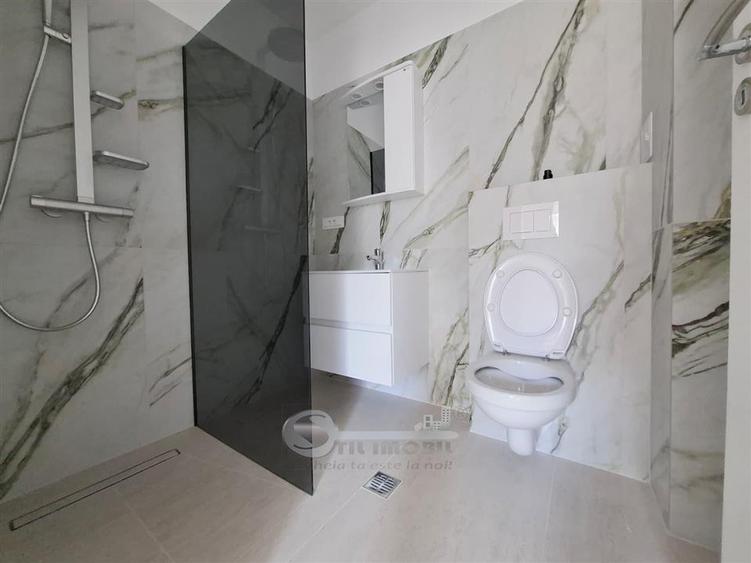 Apartament cu 3 camere decomandat în Galata