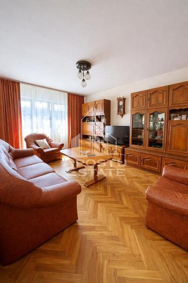 Apartament cu 3 camere decomandat, mobilat în Aradului