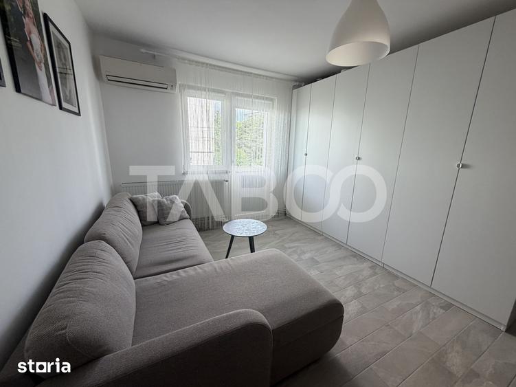 Apartament cu 2 camere semidecomandat, mobilat în Central