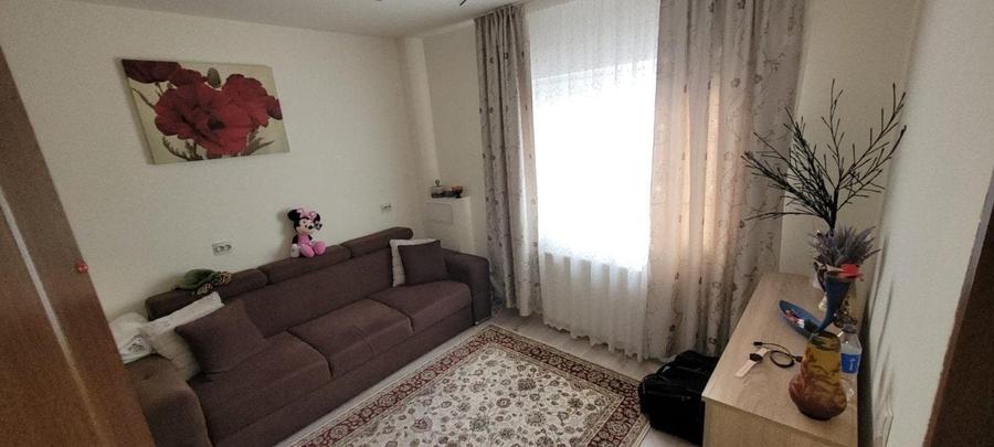 Casă individuală cu 5 camere cu Teren 120 Mp în Florești