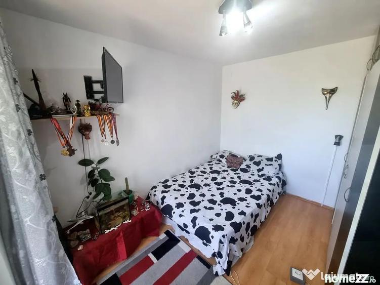 Apartament cu 2 camere nedecomandat în Km 4