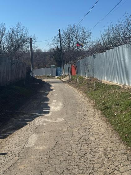 Teren Construcții intravilan de 1800 mp, în Piteasca