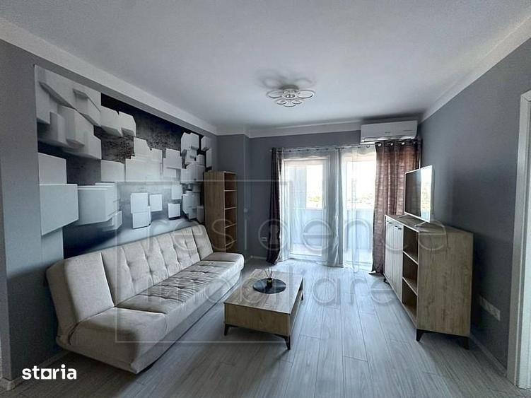 Apartament cu 3 camere semidecomandat, mobilat în Bulgaria