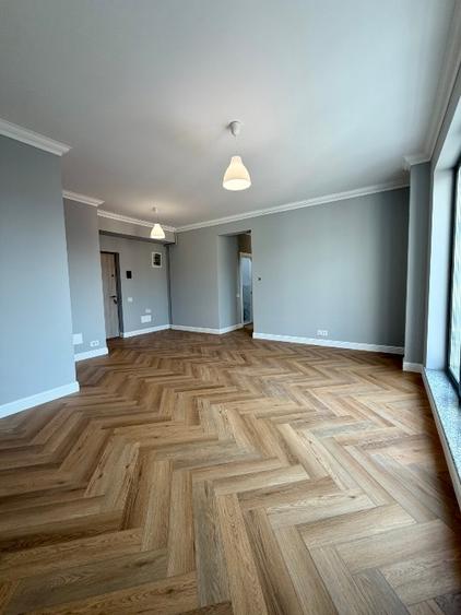 Apartament cu 3 camere decomandat în Aviației