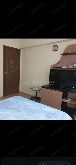 Apartament cu 3 camere decomandat în 1 Mai