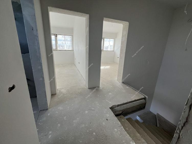 Duplex cu 4 camere cu Canalizare în Moșnița Nouă