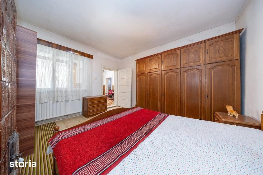 Casă cu 4 camere cu Teren 1000 Mp în Poiana Mărului