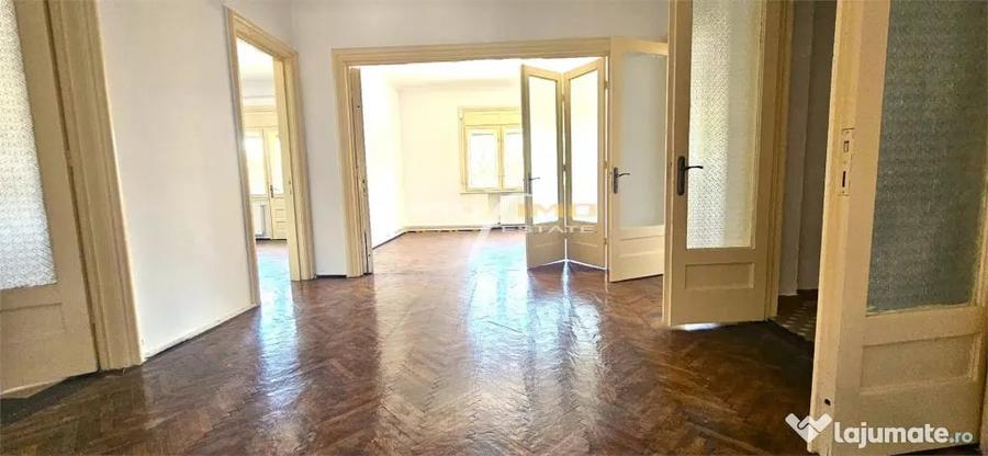 Apartament cu 6 camere decomandat în Central