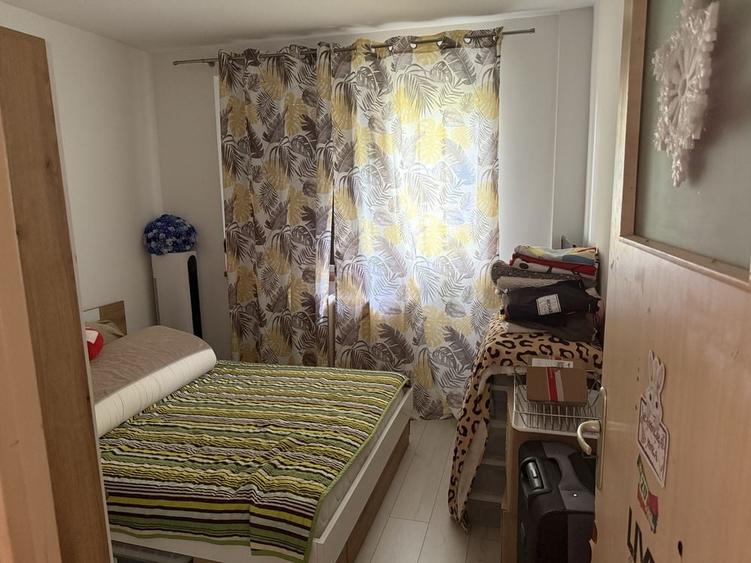 Apartament cu 3 camere decomandat în Izvoru Crișului