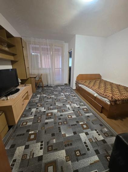 Garsonieră semidecomandată în Brâncoveanu
