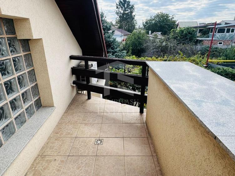 Casă individuală cu 5 camere cu Canalizare în Central