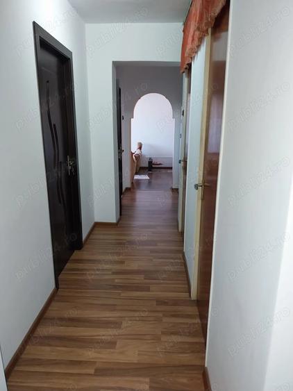 Apartament cu 3 camere decomandat în Vest