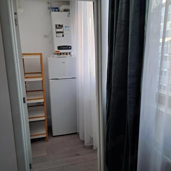 Apartament cu 3 camere decomandat în Exterior Vest