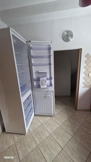 Casă cu 5 camere cu Teren 500 Mp în Străulești