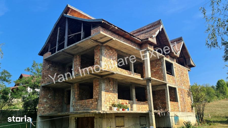 Casă cu 4 camere cu Teren 1000 Mp în Valea Danului