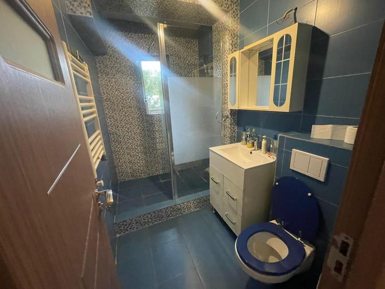 Casă individuală cu 4 camere cu Canalizare în Apărătorii Patriei