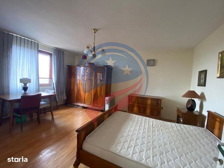 Casă cu 4 camere cu Teren 2500 Mp în Leamna de Jos