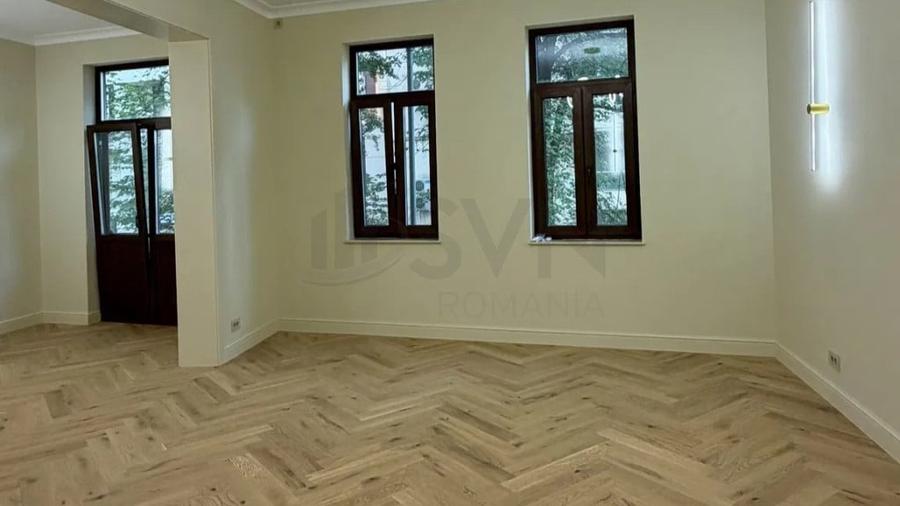 Apartament cu 4 camere decomandat în Dacia