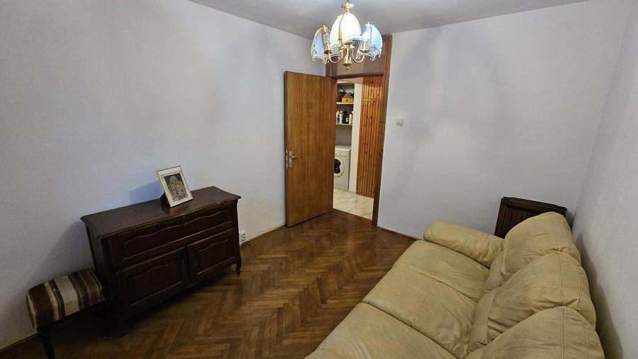 Apartament cu 3 camere decomandat, mobilat în Aviației