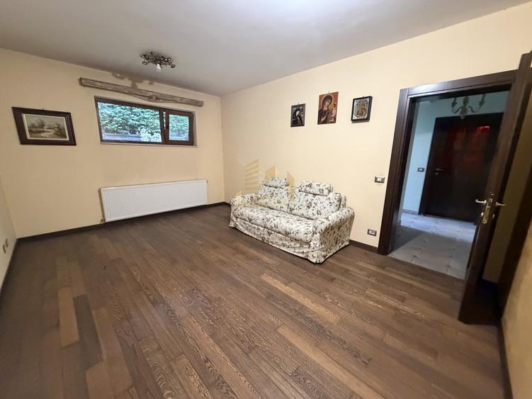 Casă individuală cu 5 camere cu Teren 500 Mp în Gruia