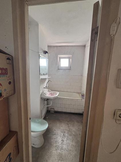 Apartament cu 4 camere decomandat în Autogară
