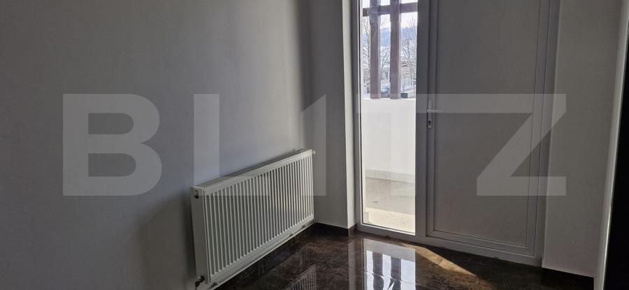 Spațiu comercial, de 300 mp, în Pucioasa