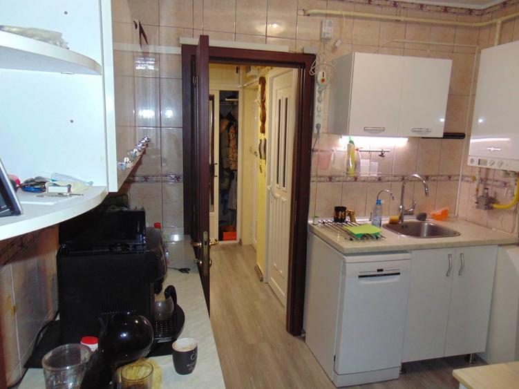 Apartament cu 4 camere decomandat în Central