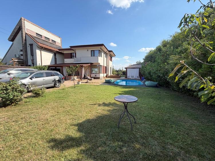 Casă individuală cu 4 camere cu Piscina în Odăi
