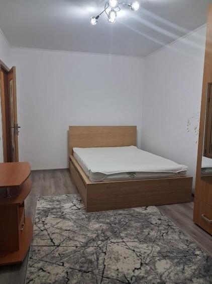 Garsonieră decomandată, mobilată în Dristor