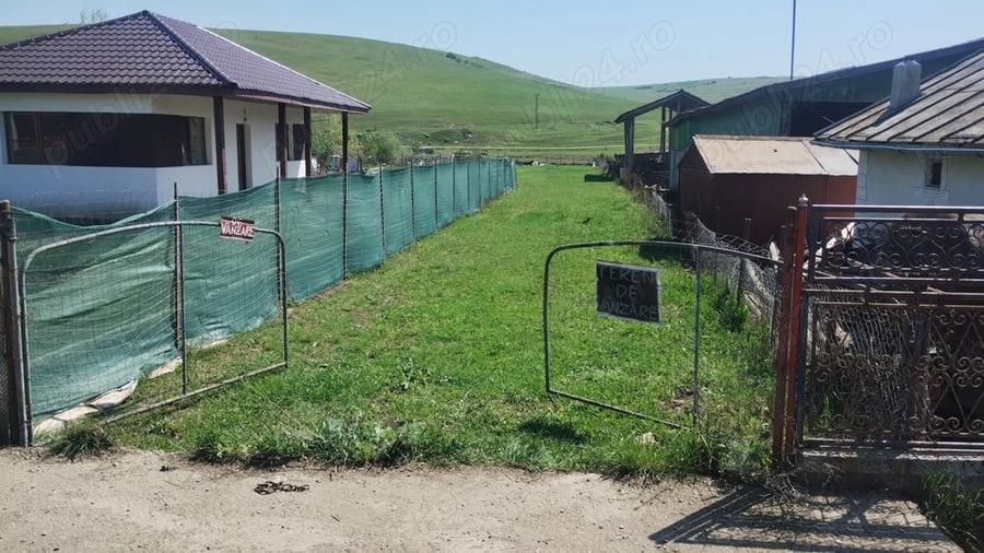 Teren de 580 mp, în Dezmir